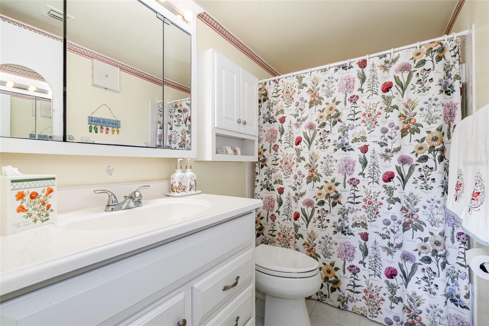 Image 13 of 23 For 2467 Washington Avenue 303b
