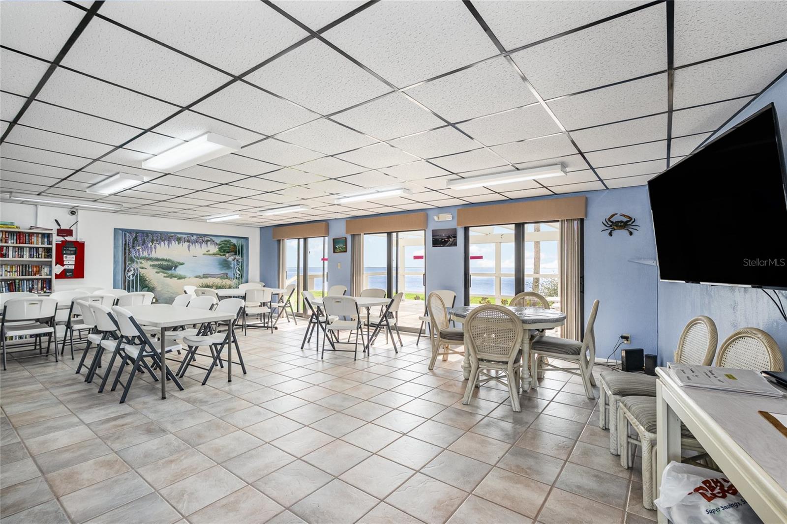 Image 15 of 23 For 2467 Washington Avenue 303b