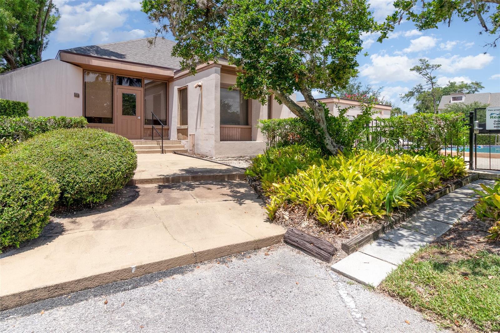 Image 18 of 26 For 212 Orienta Point Street 212