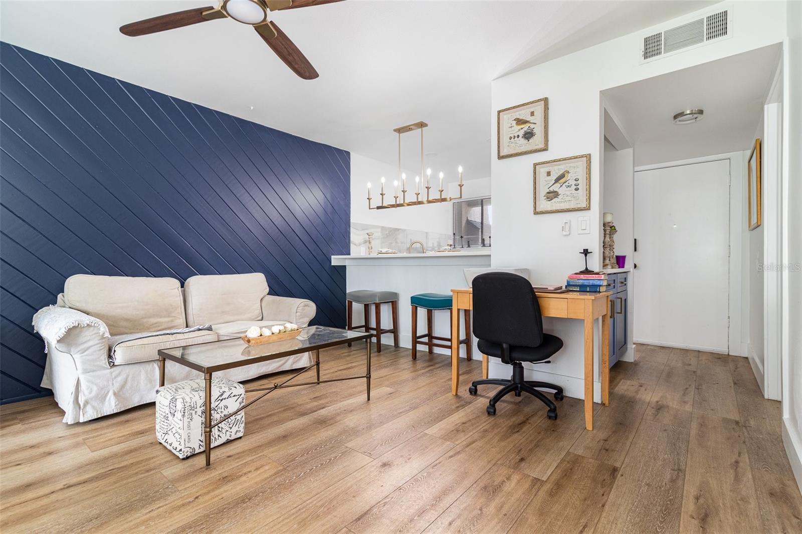 Image 9 of 26 For 212 Orienta Point Street 212