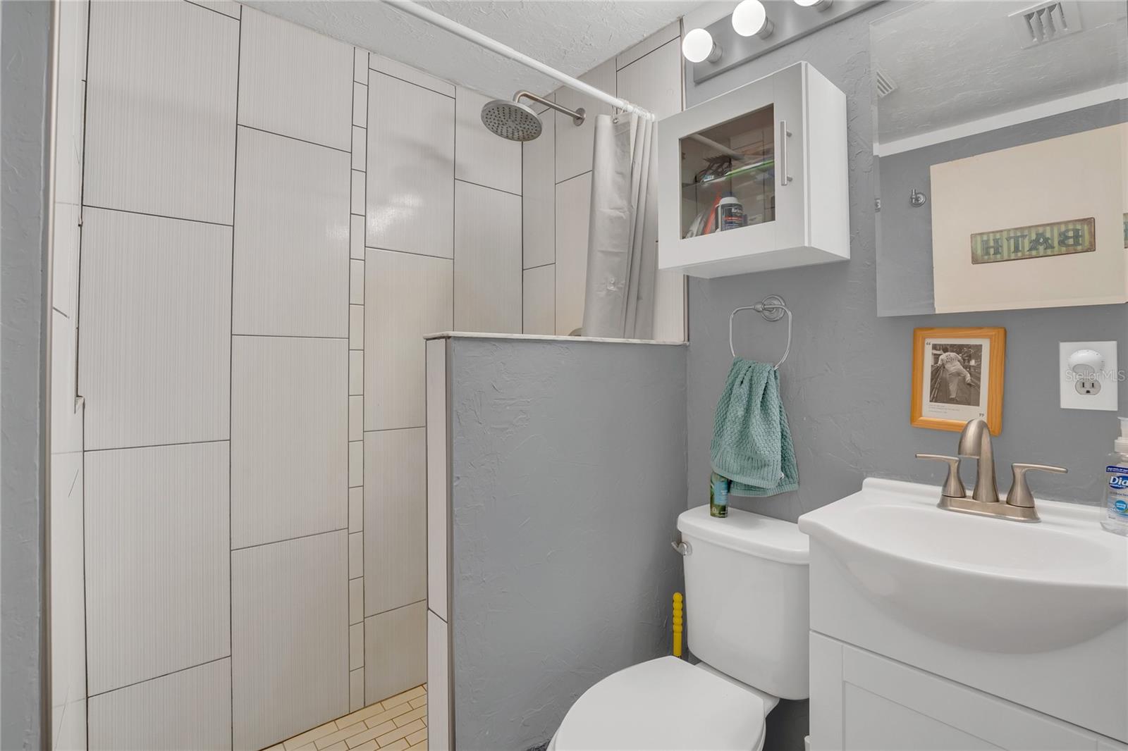 Image 11 of 33 For 2326 Getford Road
