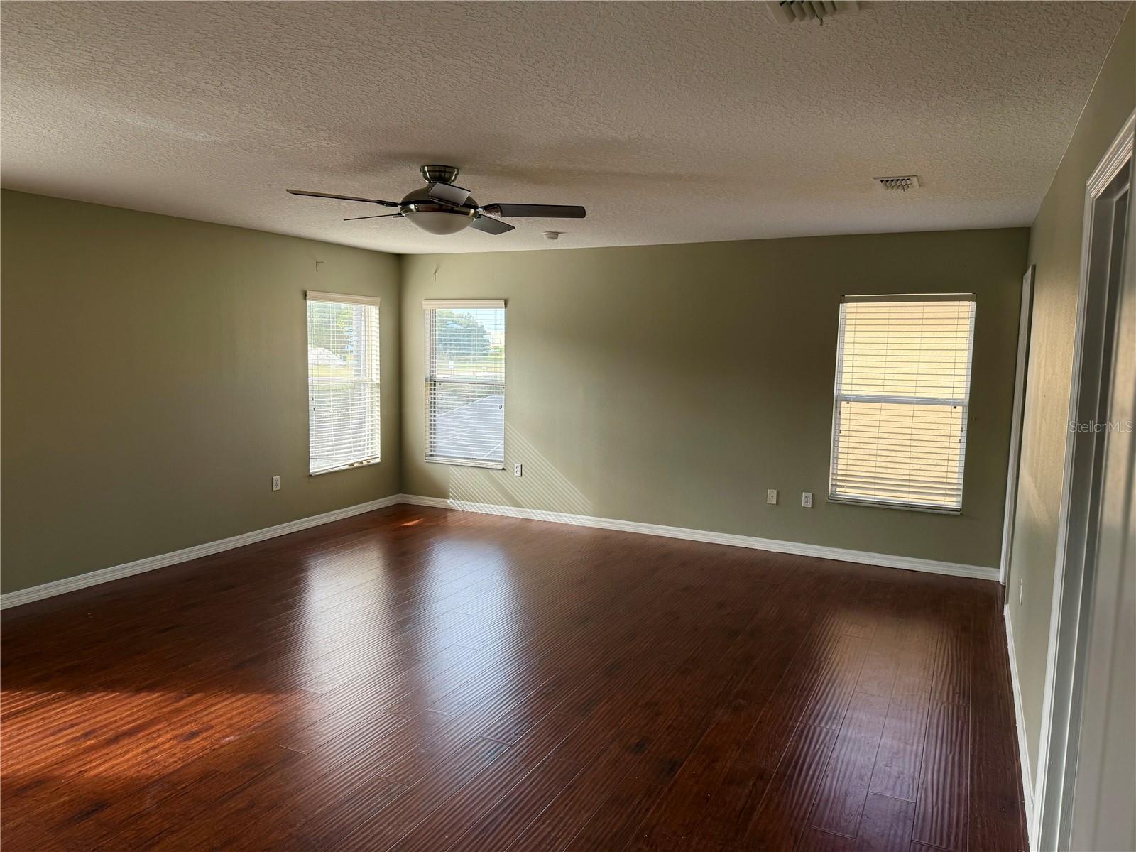 Image 15 of 38 For 1037 Berkeley Drive