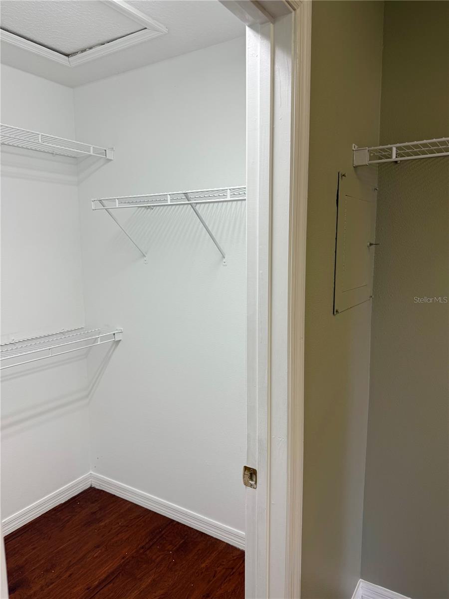 Image 22 of 38 For 1037 Berkeley Drive