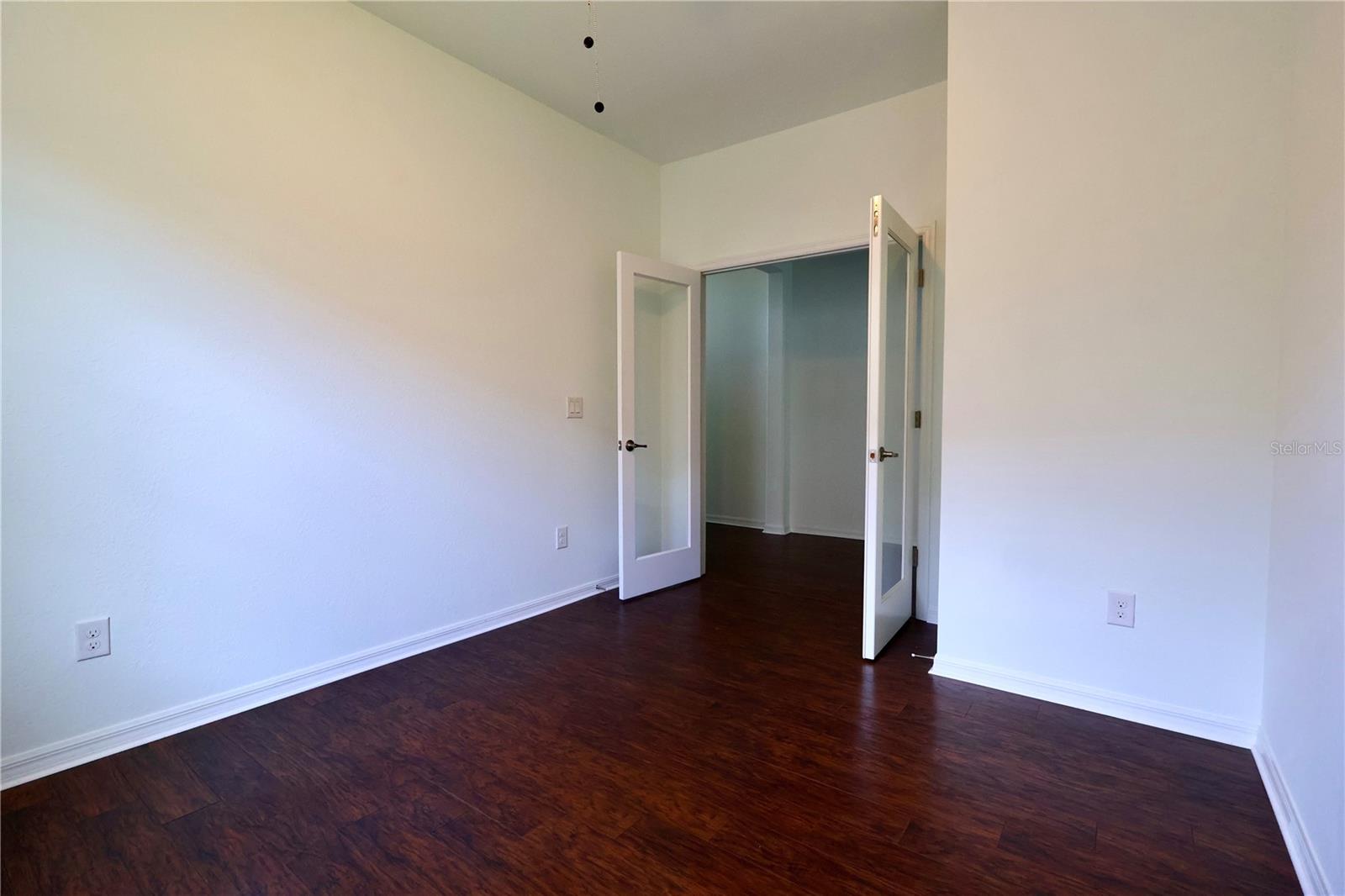 Image 11 of 22 For 2338 Heydon Circle E