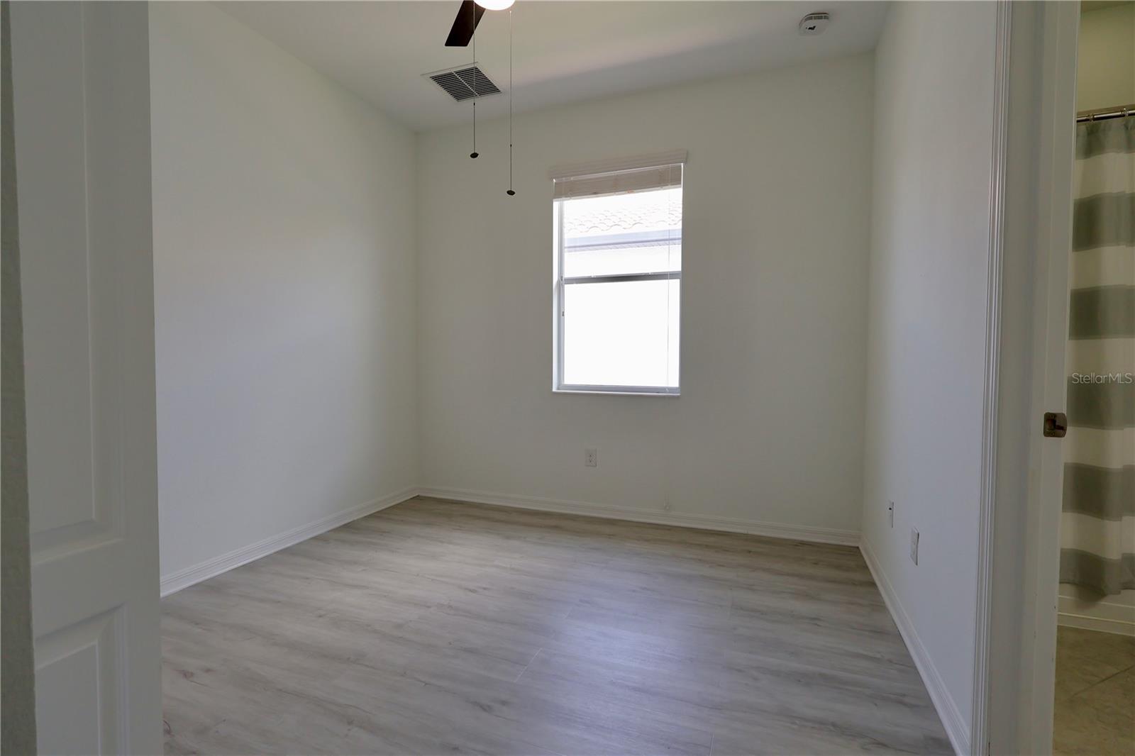Image 13 of 22 For 2338 Heydon Circle E