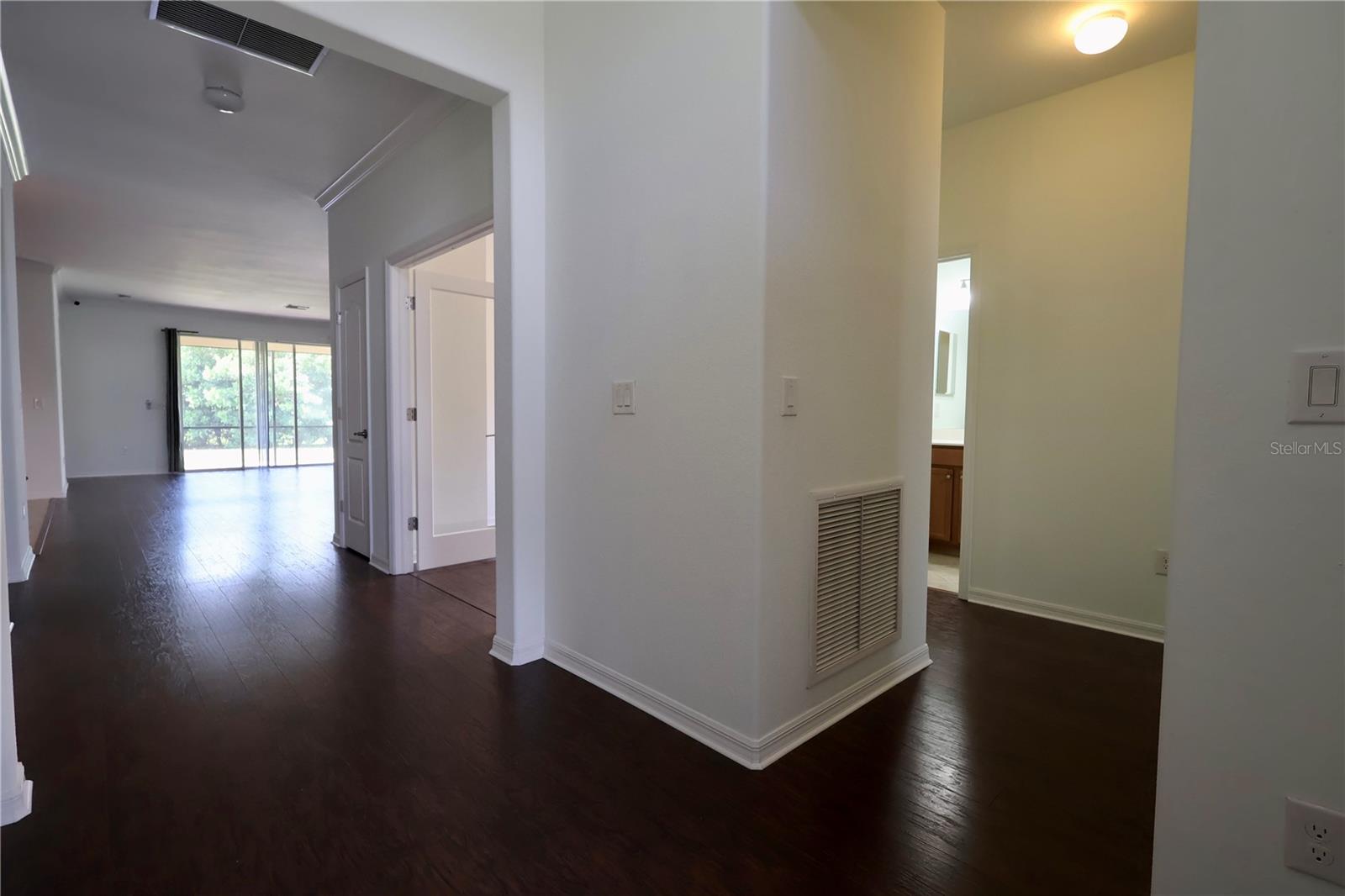 Image 2 of 22 For 2338 Heydon Circle E