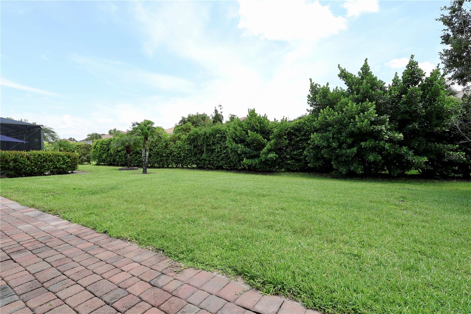 Image 21 of 22 For 2338 Heydon Circle E