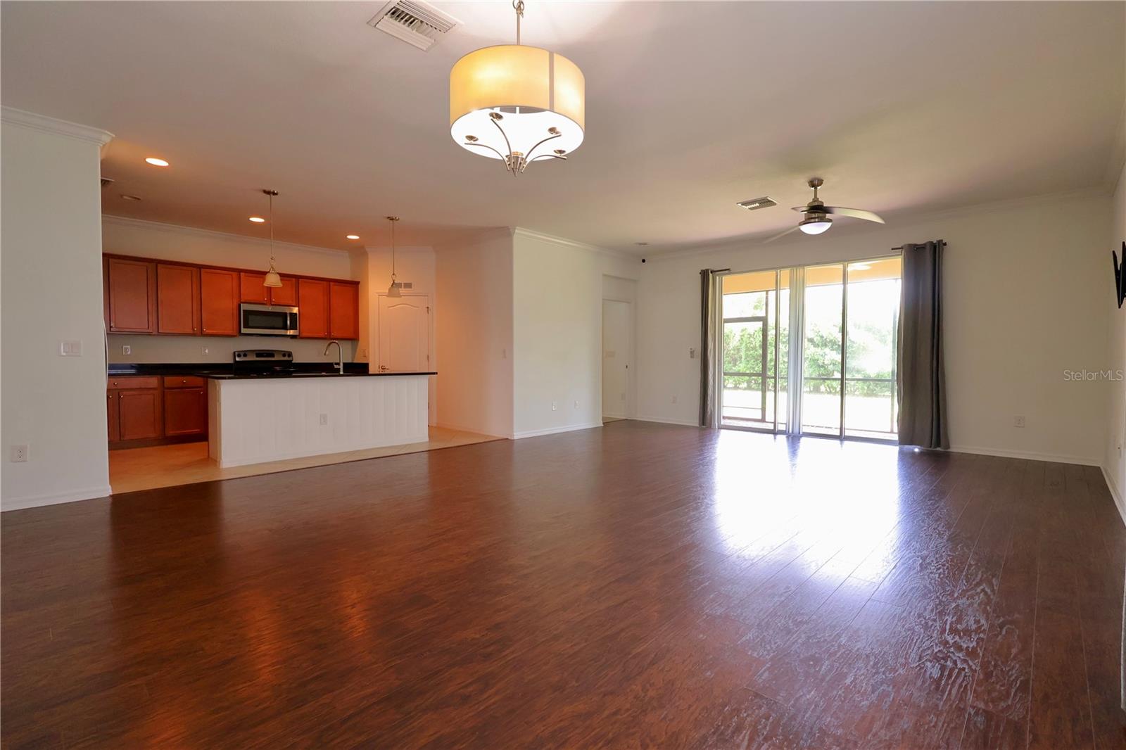 Image 6 of 22 For 2338 Heydon Circle E