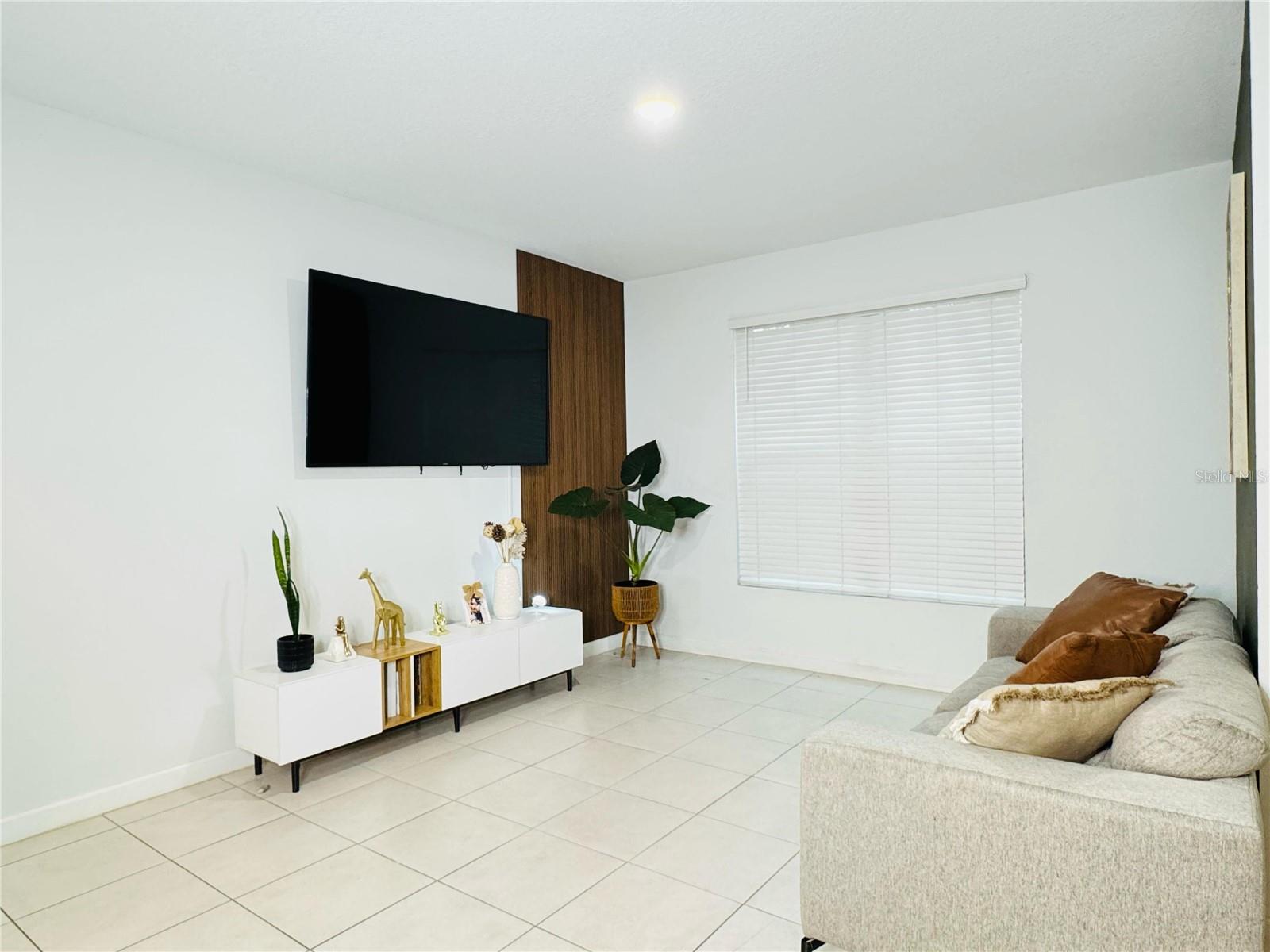 Image 4 of 19 For 1006 Sweet Briar Lane