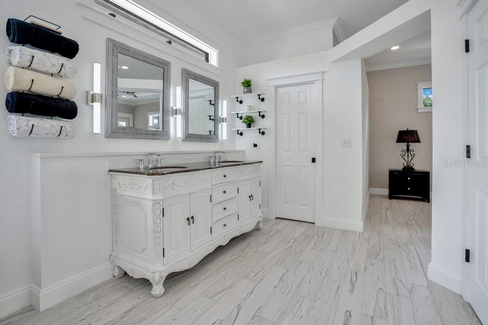 Image 13 of 31 For 15802 Thoroughbred Lane