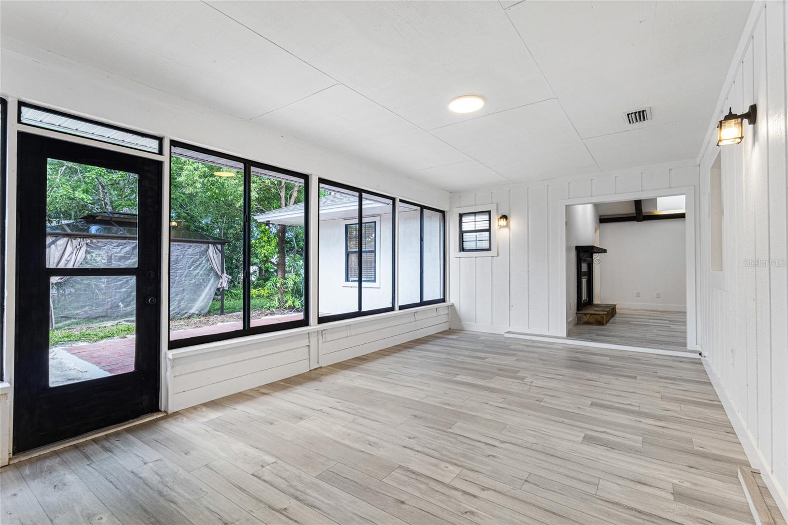 Image 19 of 45 For 4890 Yew Court
