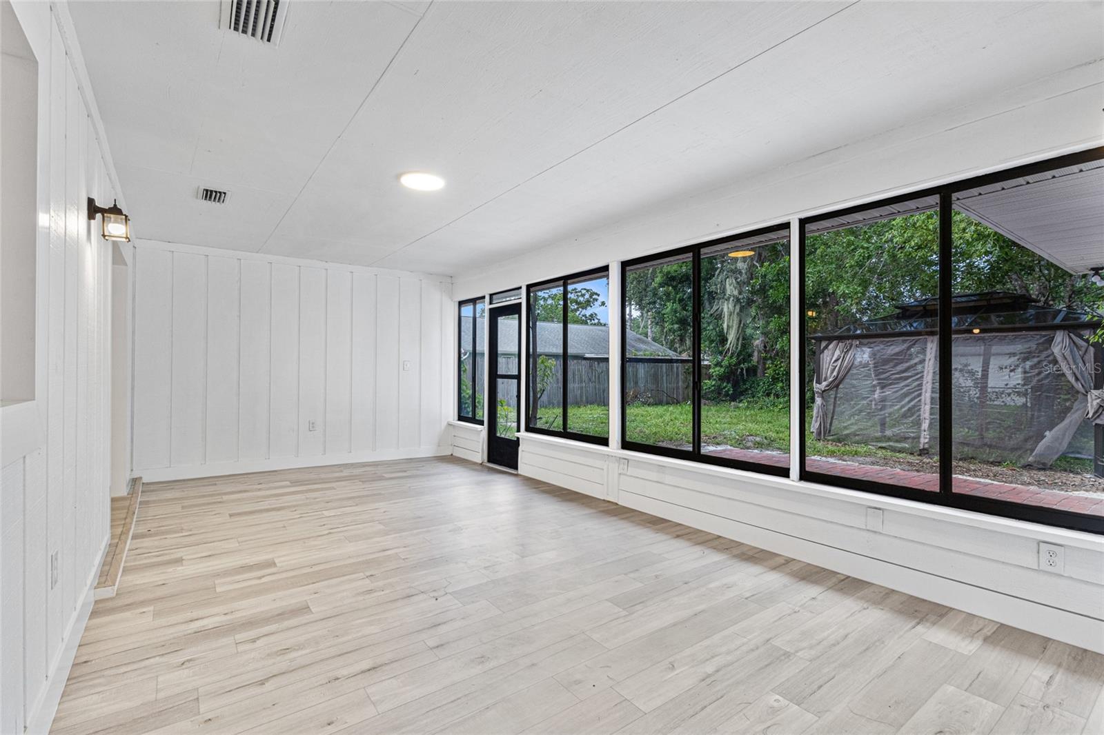 Image 20 of 45 For 4890 Yew Court