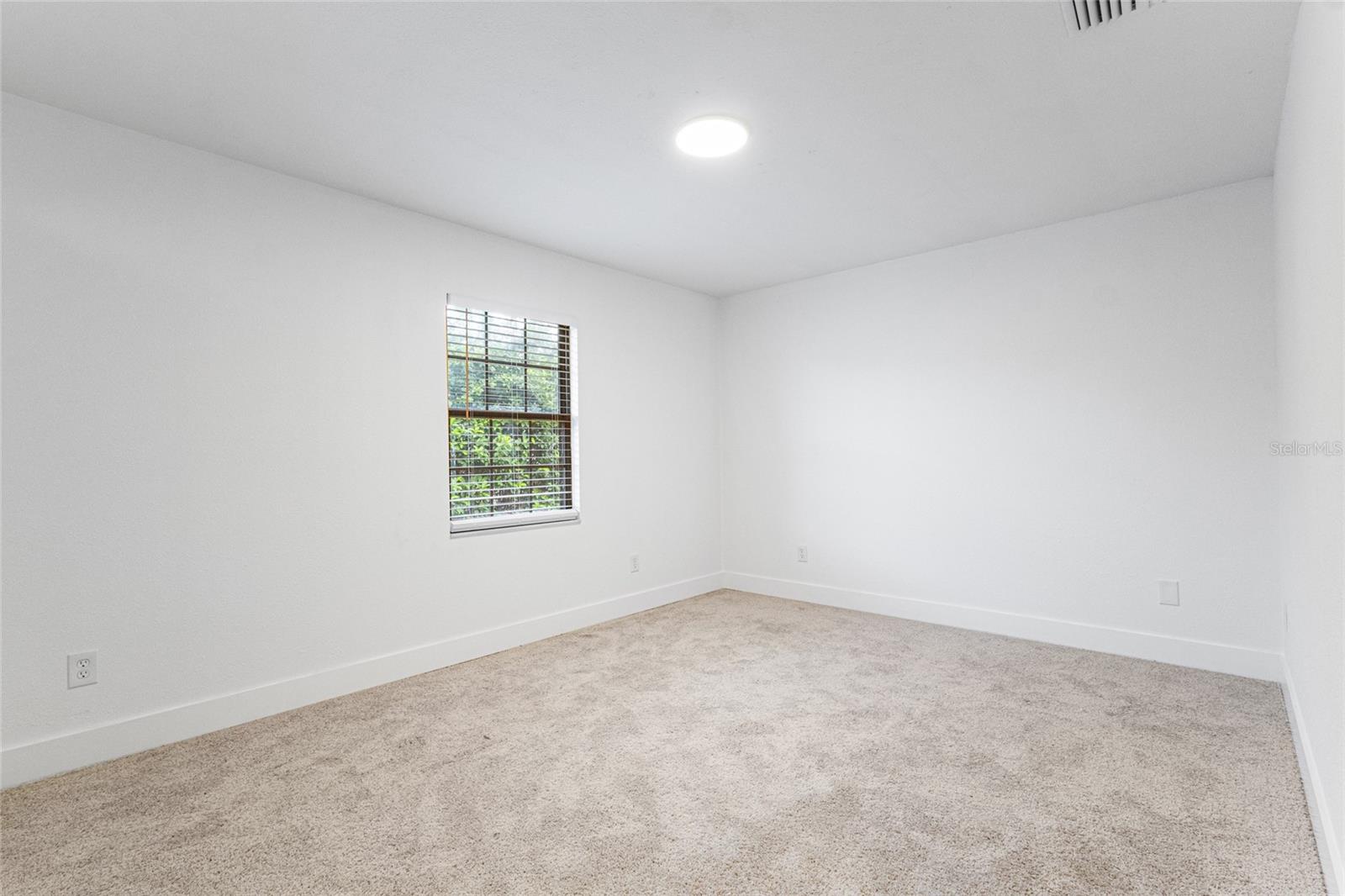 Image 25 of 45 For 4890 Yew Court