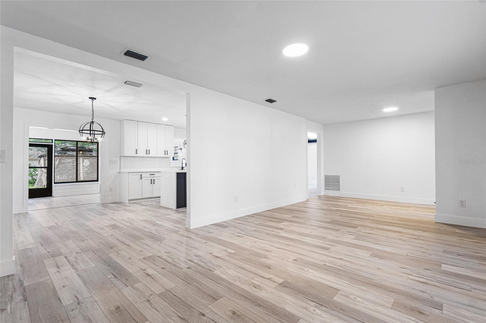 Image 5 of 45 For 4890 Yew Court