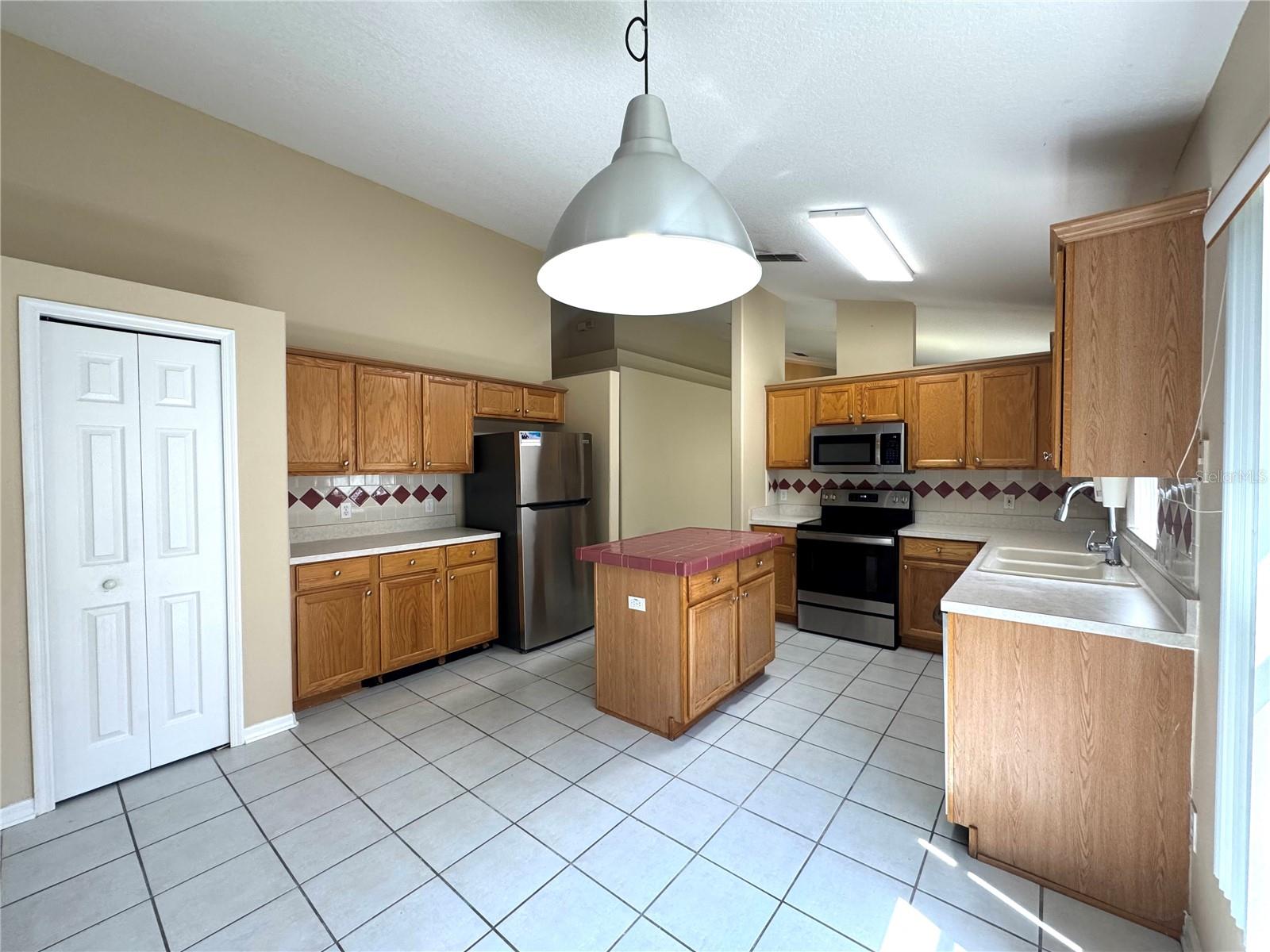 Image 10 of 32 For 4952 Hook Hollow Circle
