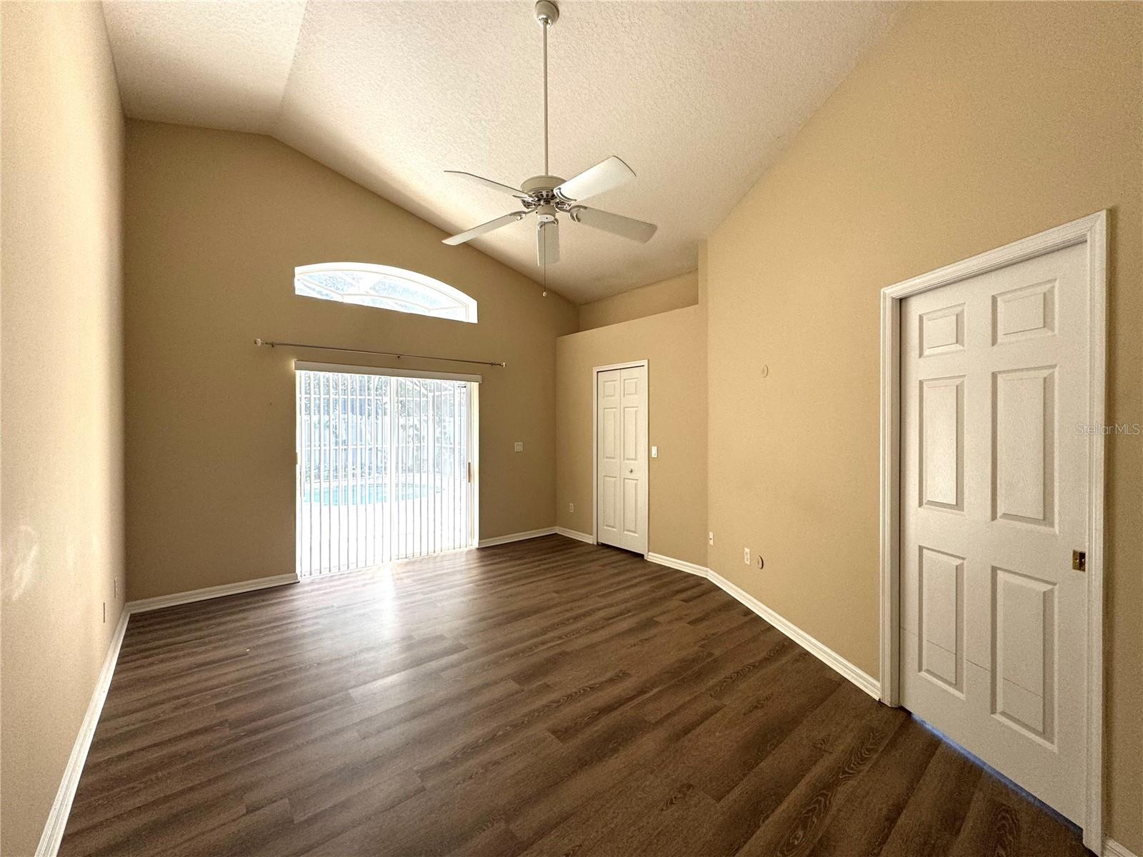 Image 17 of 32 For 4952 Hook Hollow Circle