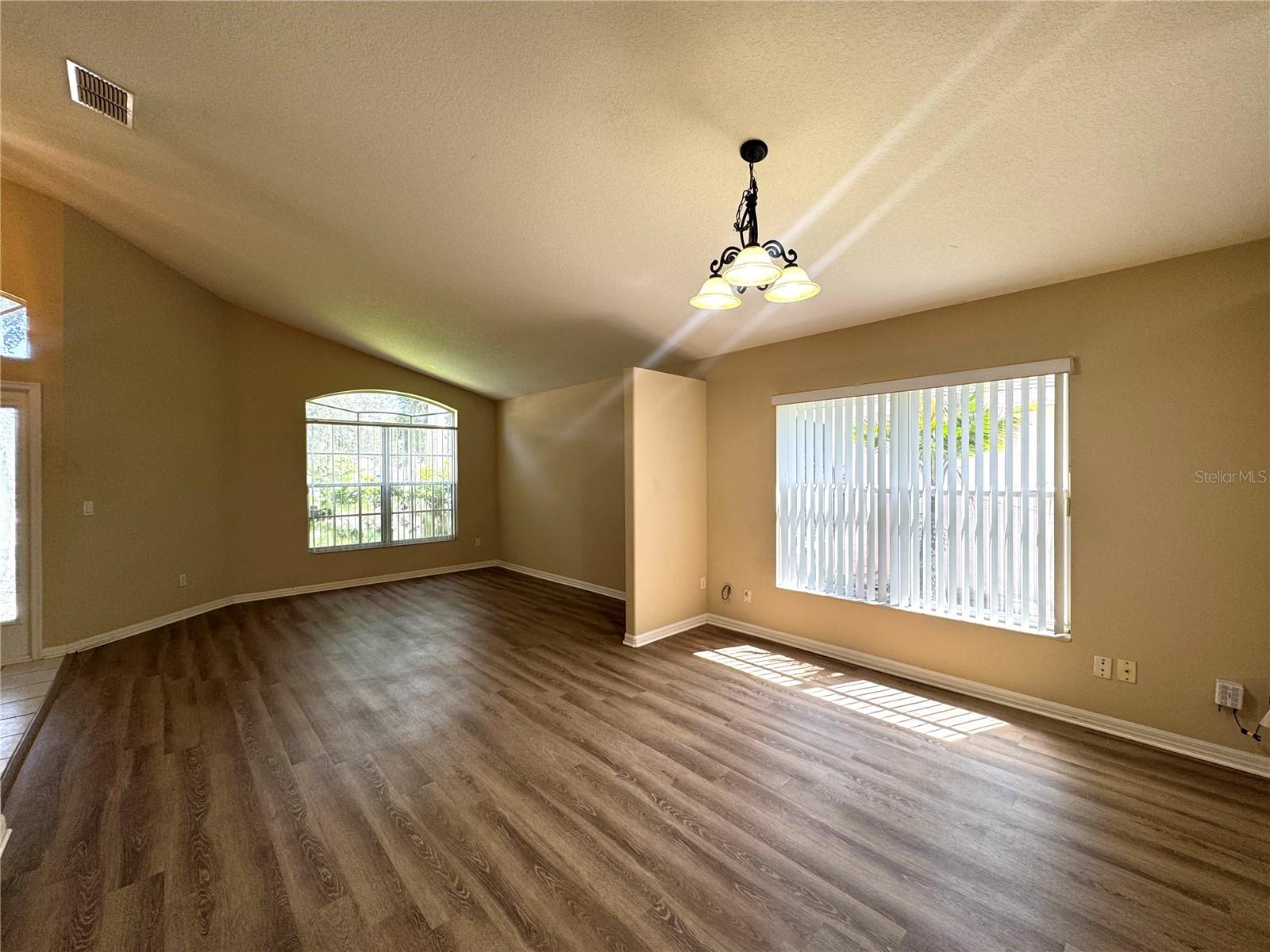 Image 5 of 32 For 4952 Hook Hollow Circle
