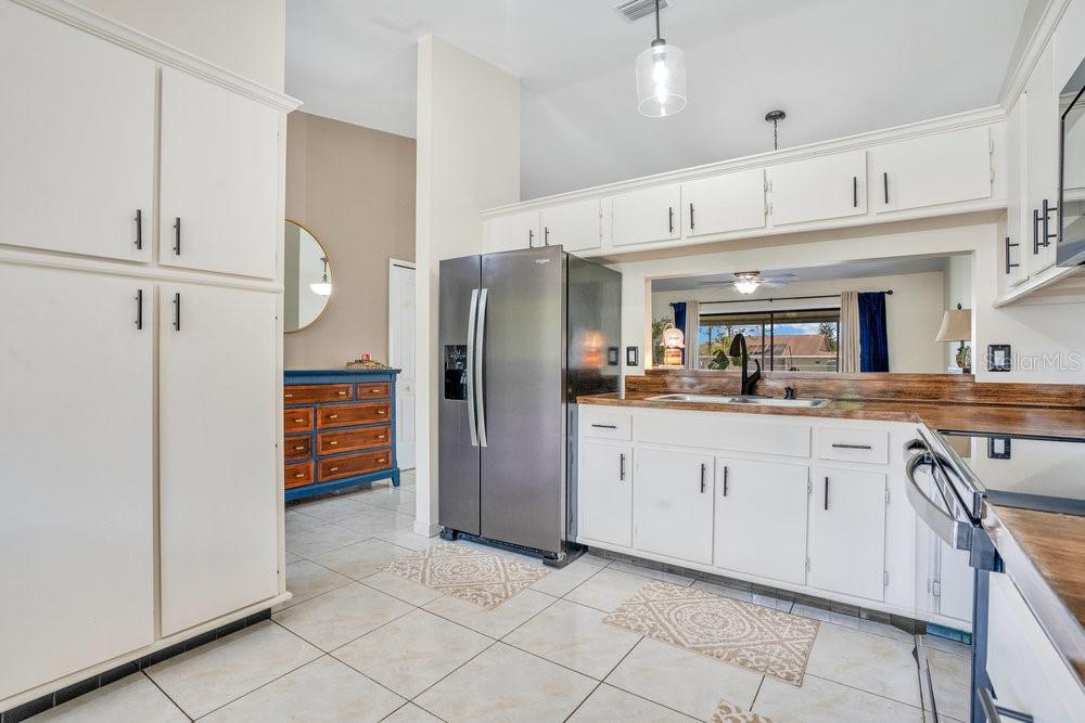 Image 5 of 18 For 3058 Curry Woods Drive