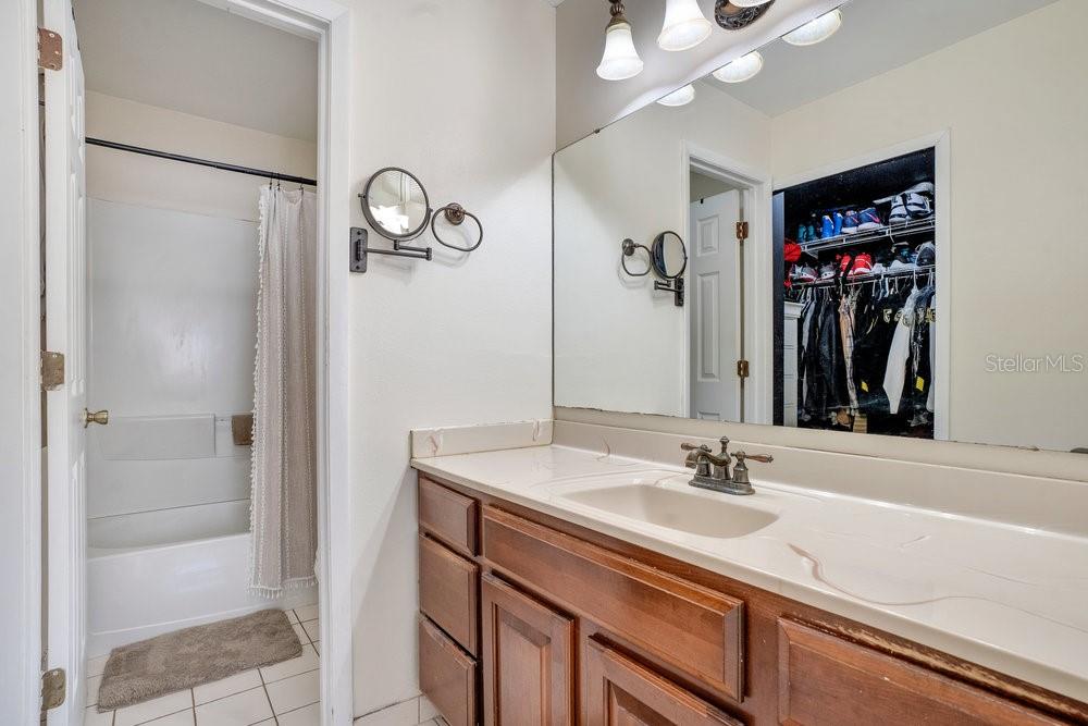 Image 9 of 18 For 3058 Curry Woods Drive