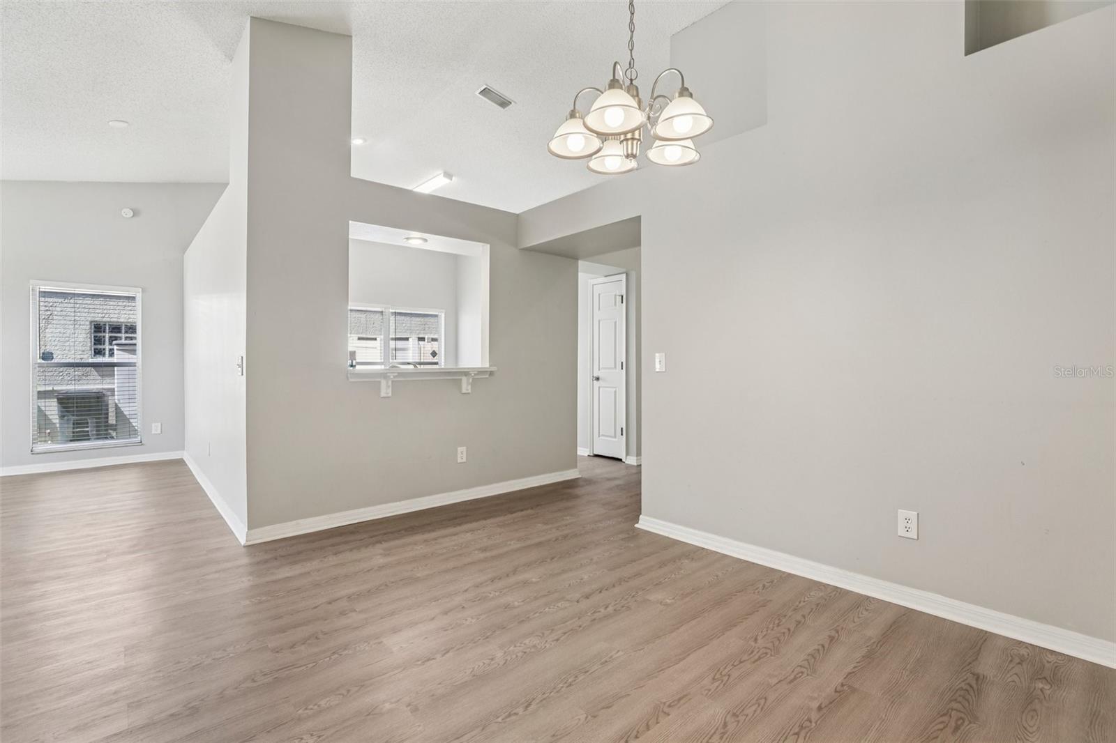 Image 11 of 37 For 634 Whittingham Place