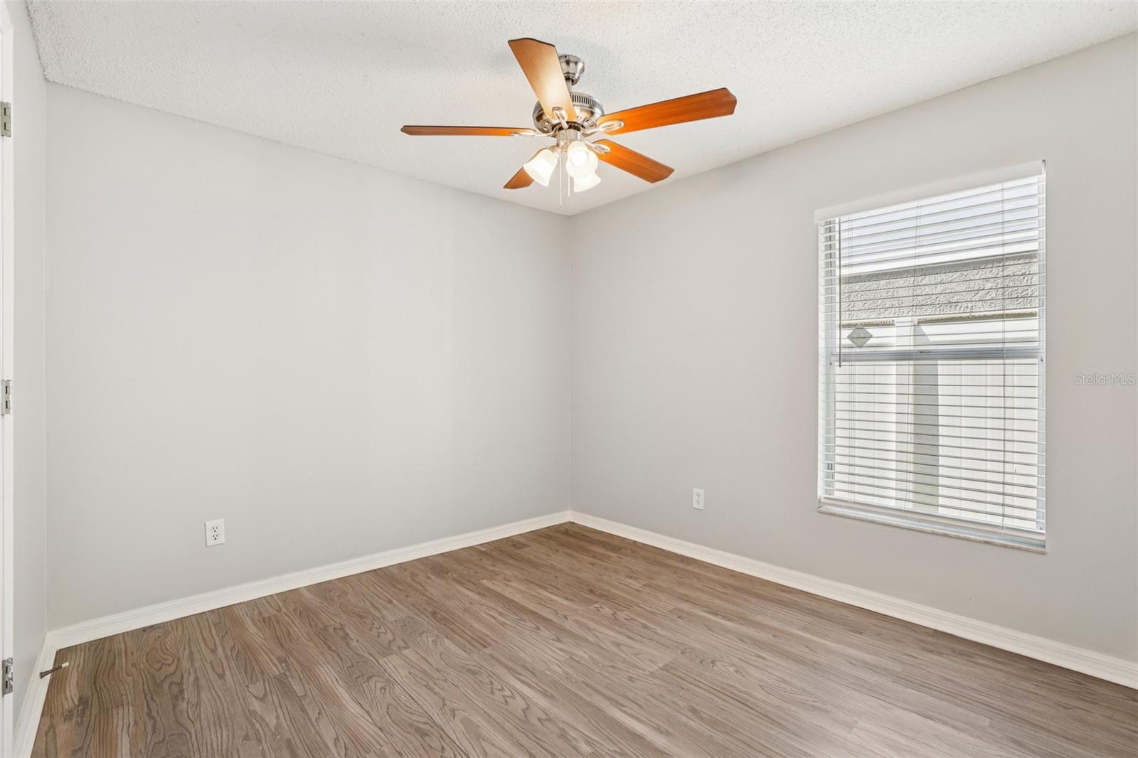 Image 16 of 37 For 634 Whittingham Place