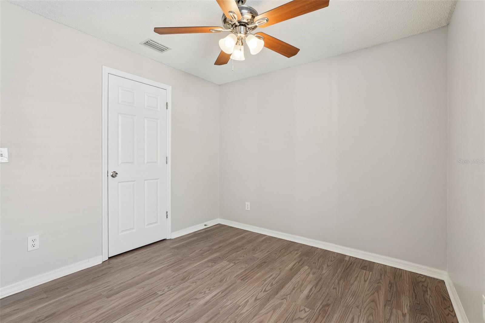 Image 18 of 37 For 634 Whittingham Place