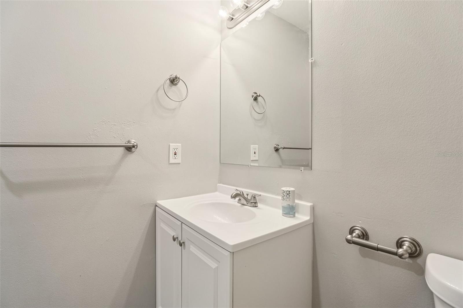 Image 24 of 37 For 634 Whittingham Place