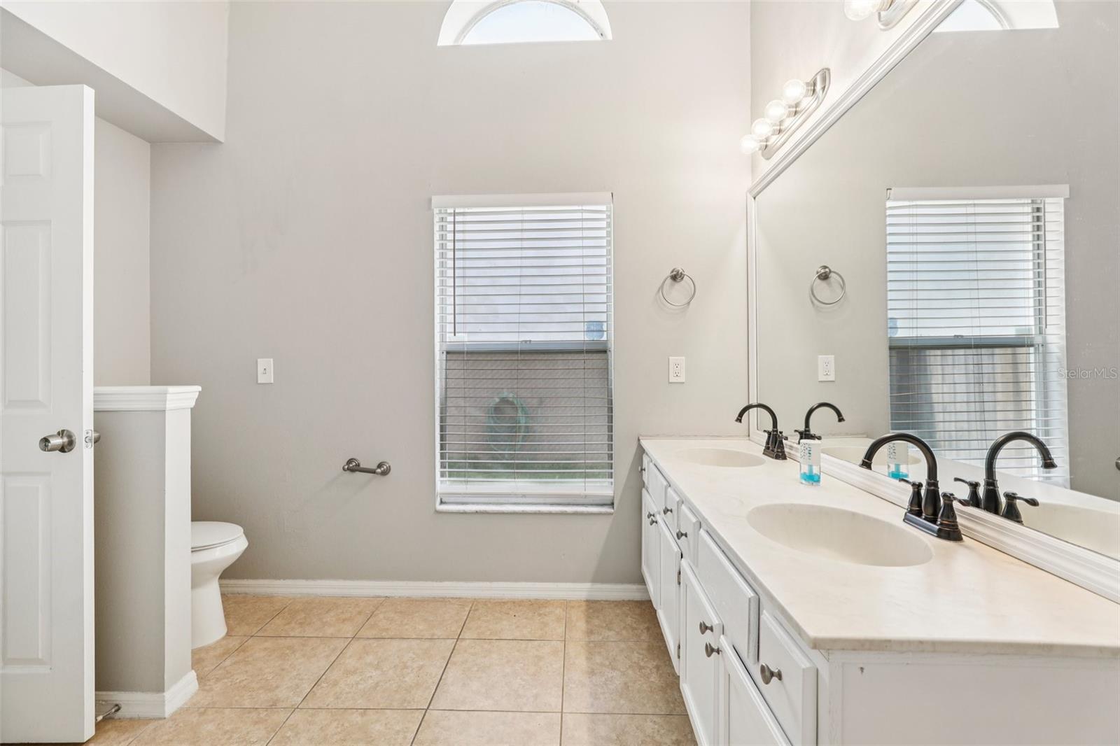 Image 29 of 37 For 634 Whittingham Place