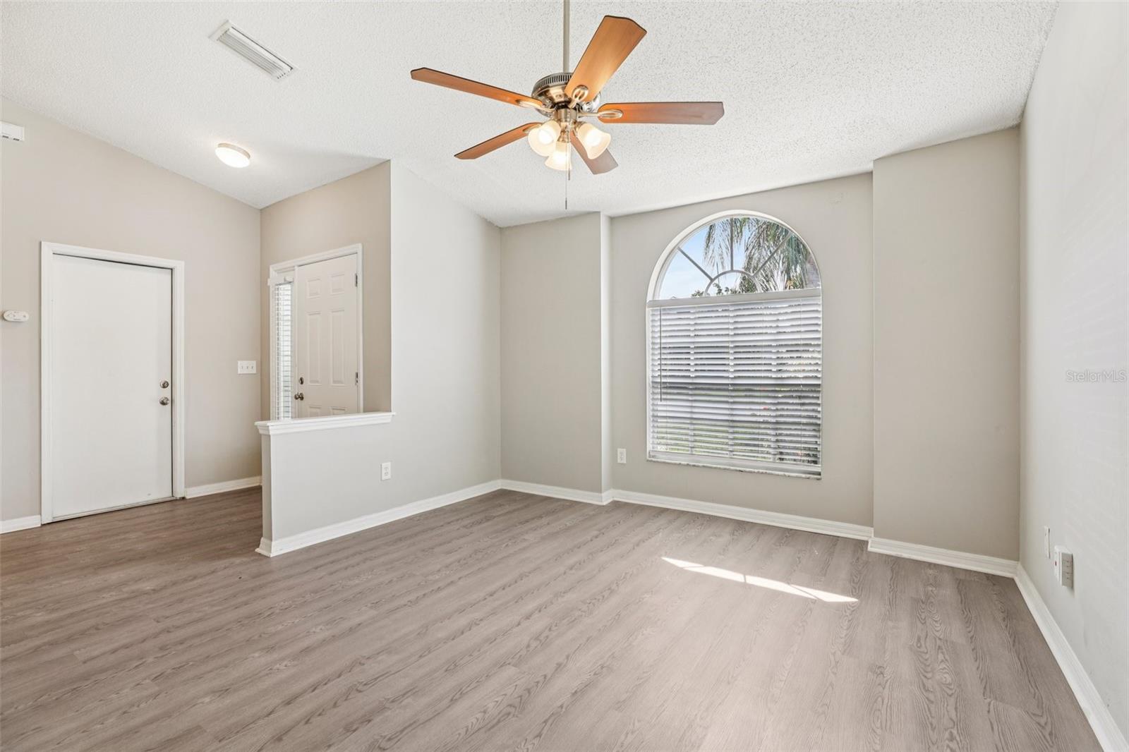 Image 5 of 37 For 634 Whittingham Place
