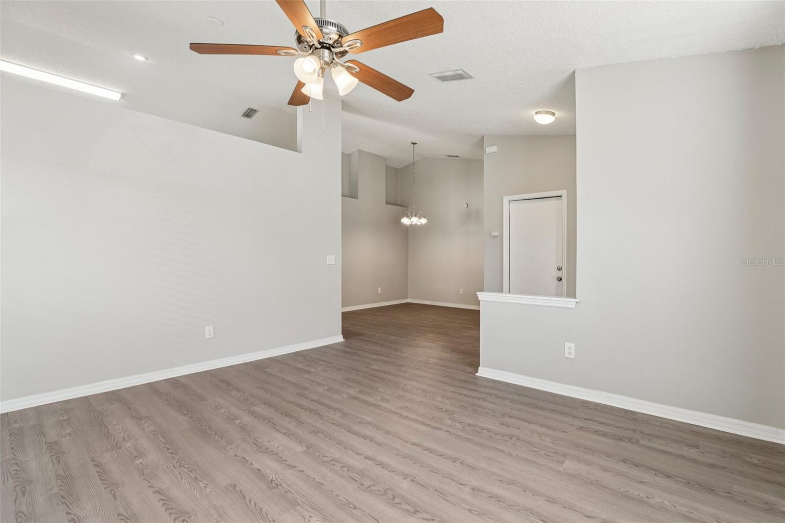 Image 6 of 37 For 634 Whittingham Place