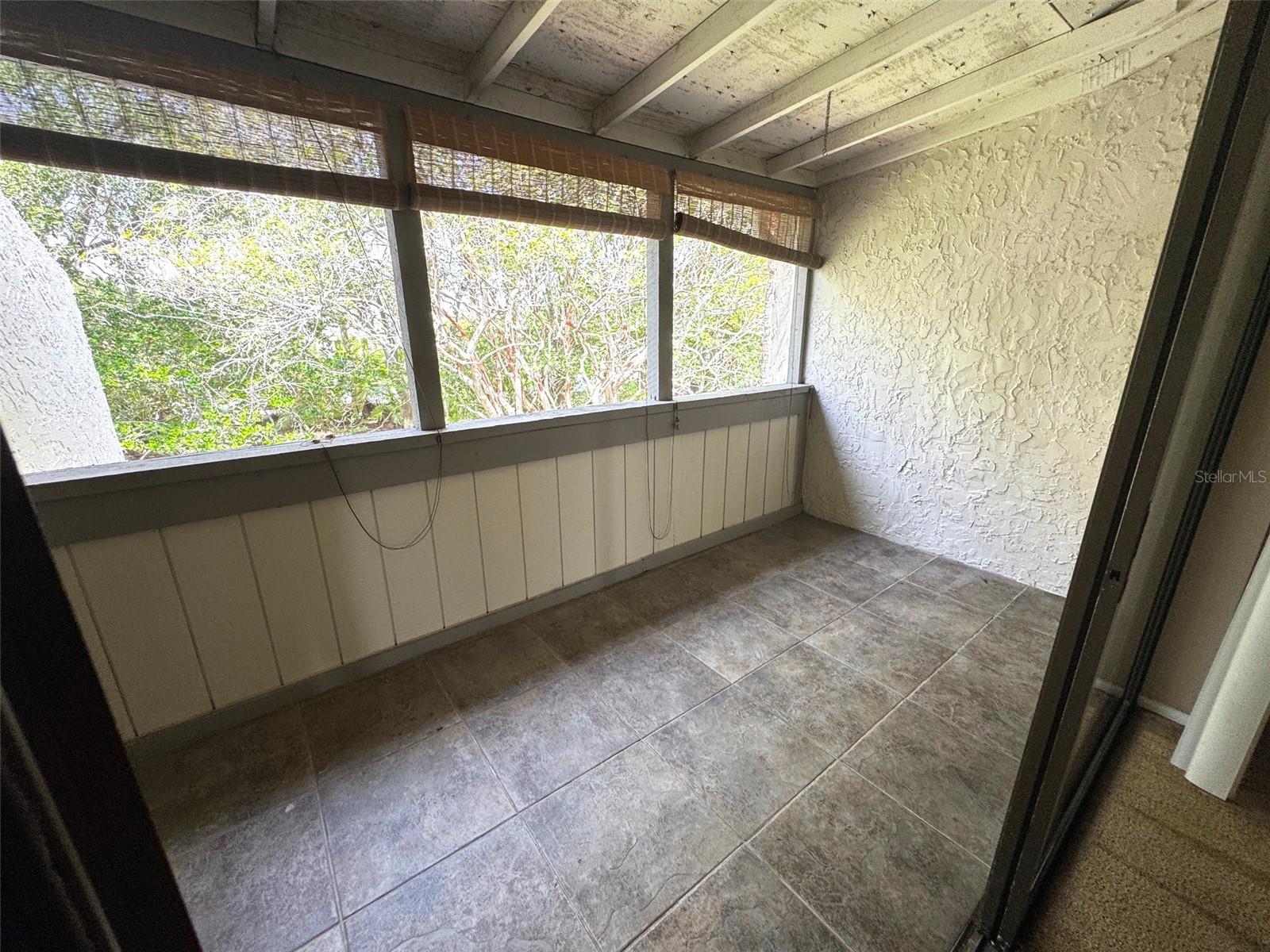 Image 13 of 16 For 5359 Vineland Road S