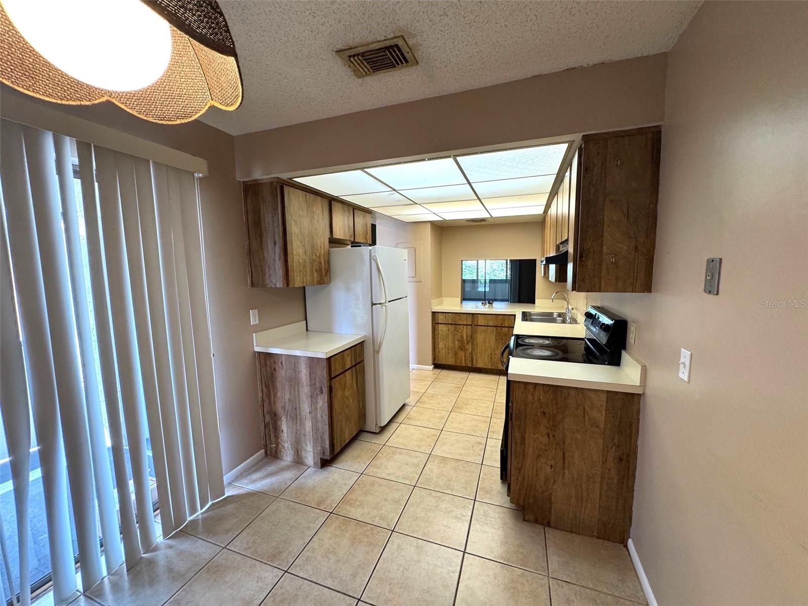 Image 4 of 16 For 5359 Vineland Road S
