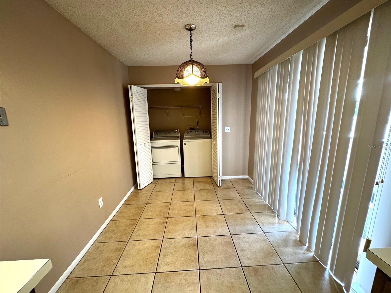 Image 5 of 16 For 5359 Vineland Road S