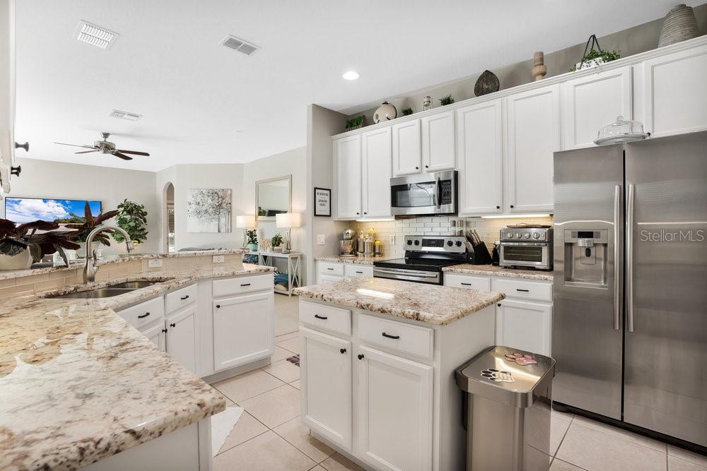Image 14 of 42 For 9447 Westover Club Circle