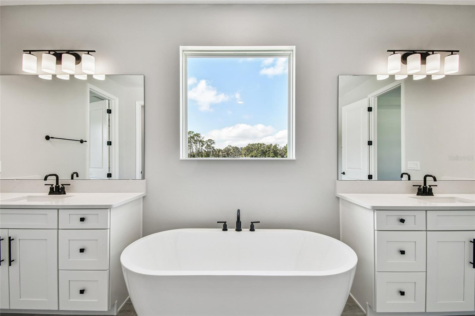 Image 18 of 66 For 17013 Overstory Road