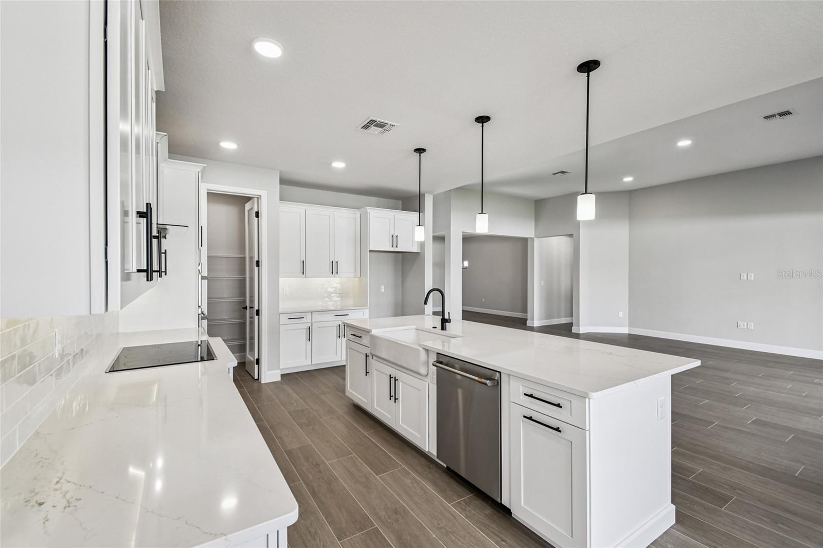 Image 34 of 66 For 17013 Overstory Road