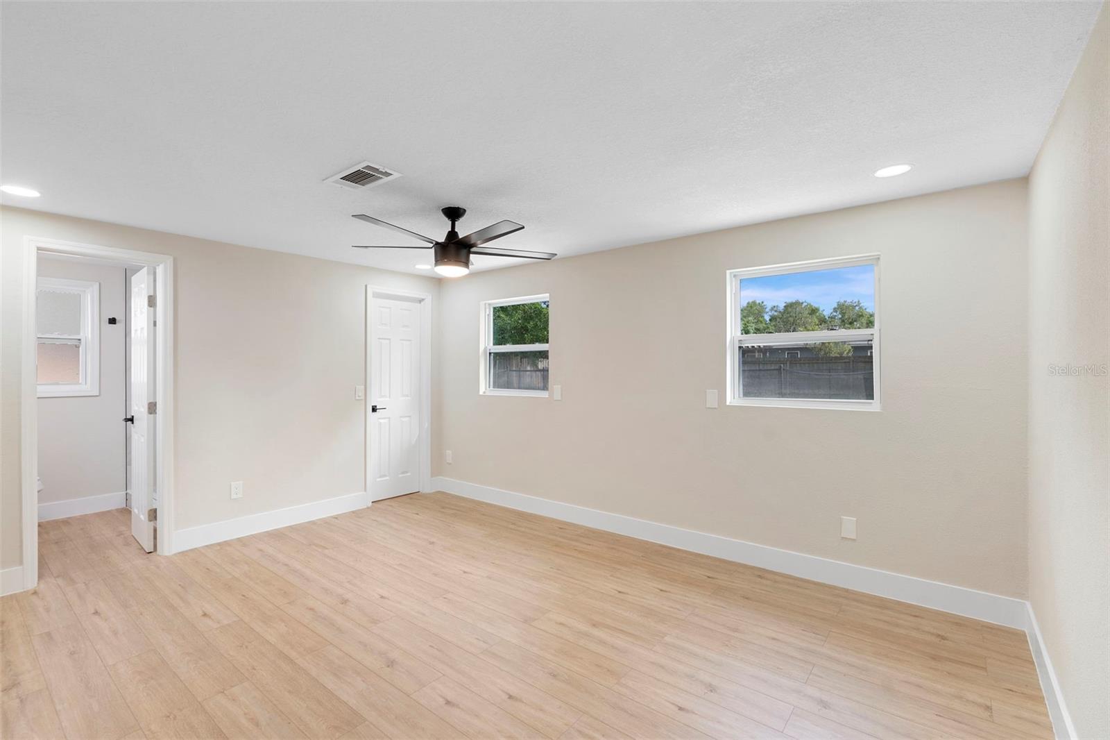 Image 27 of 43 For 5310 Pineview Way