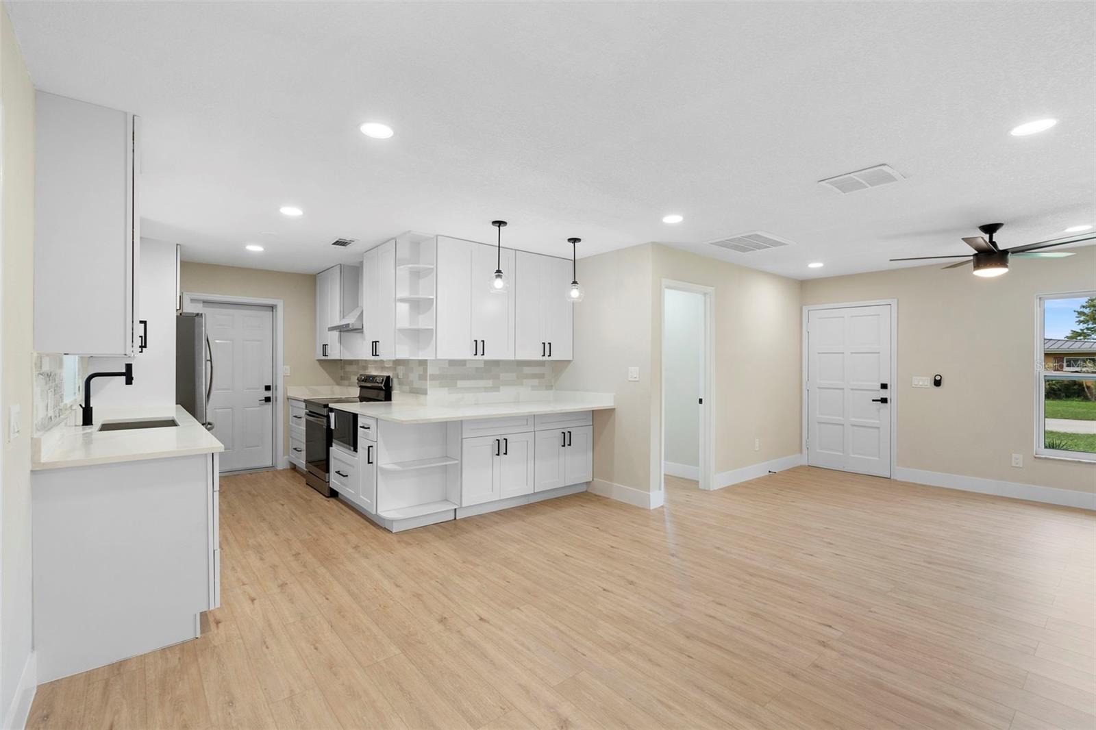 Image 6 of 43 For 5310 Pineview Way
