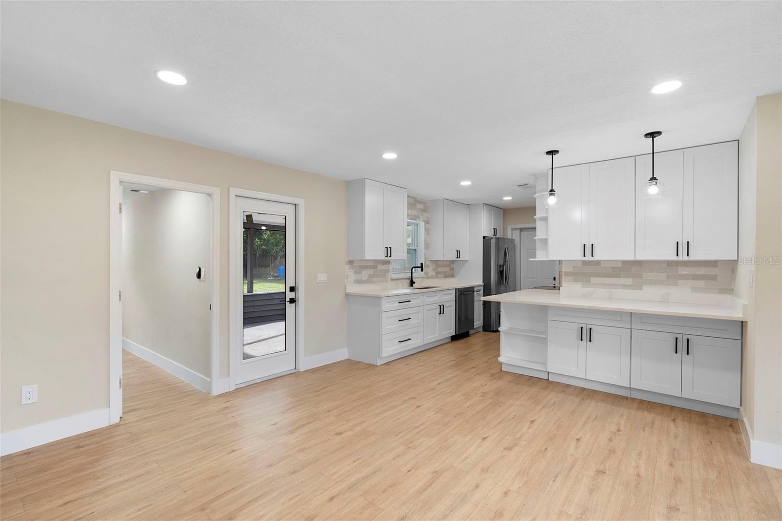 Image 7 of 43 For 5310 Pineview Way