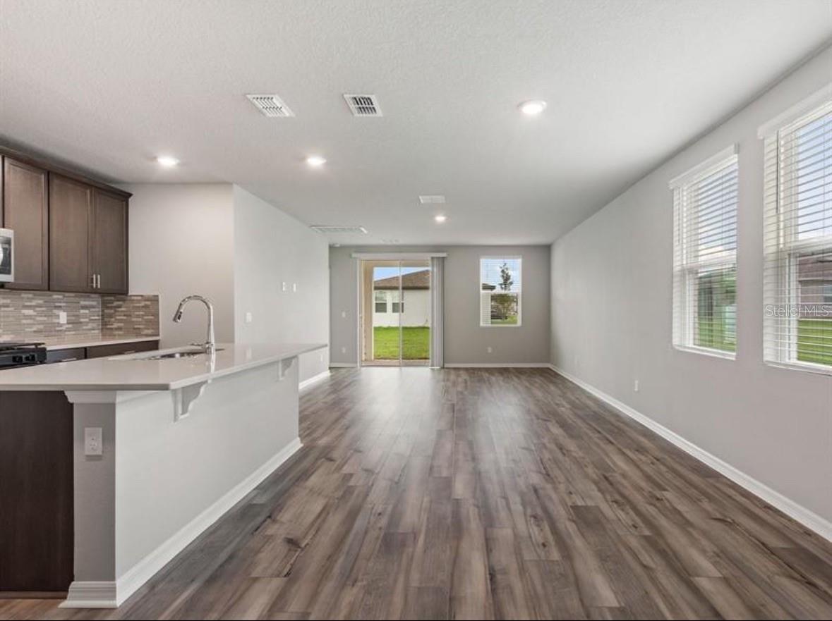 Image 4 of 18 For 3687 Caspian Street