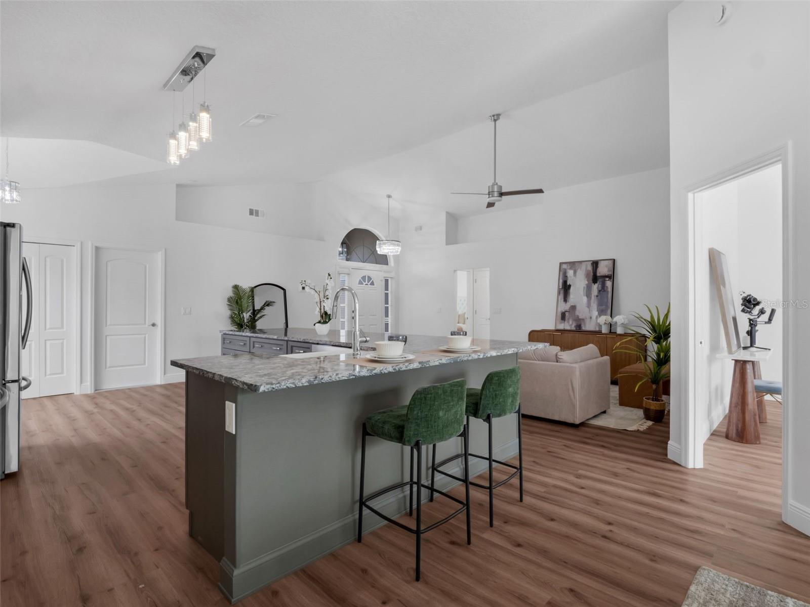 Image 4 of 25 For 12535 Earnest Avenue