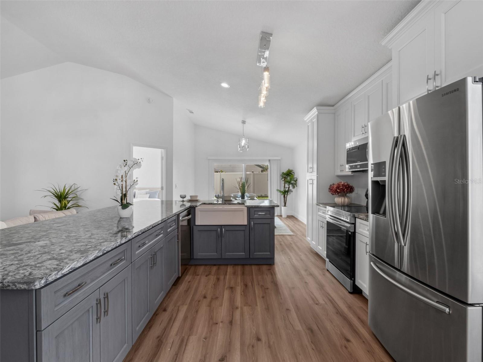 Image 6 of 25 For 12535 Earnest Avenue