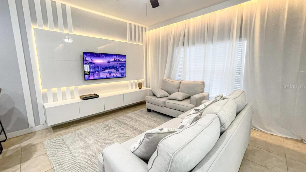 Image 5 of 37 For 8955 Cat Palm Road