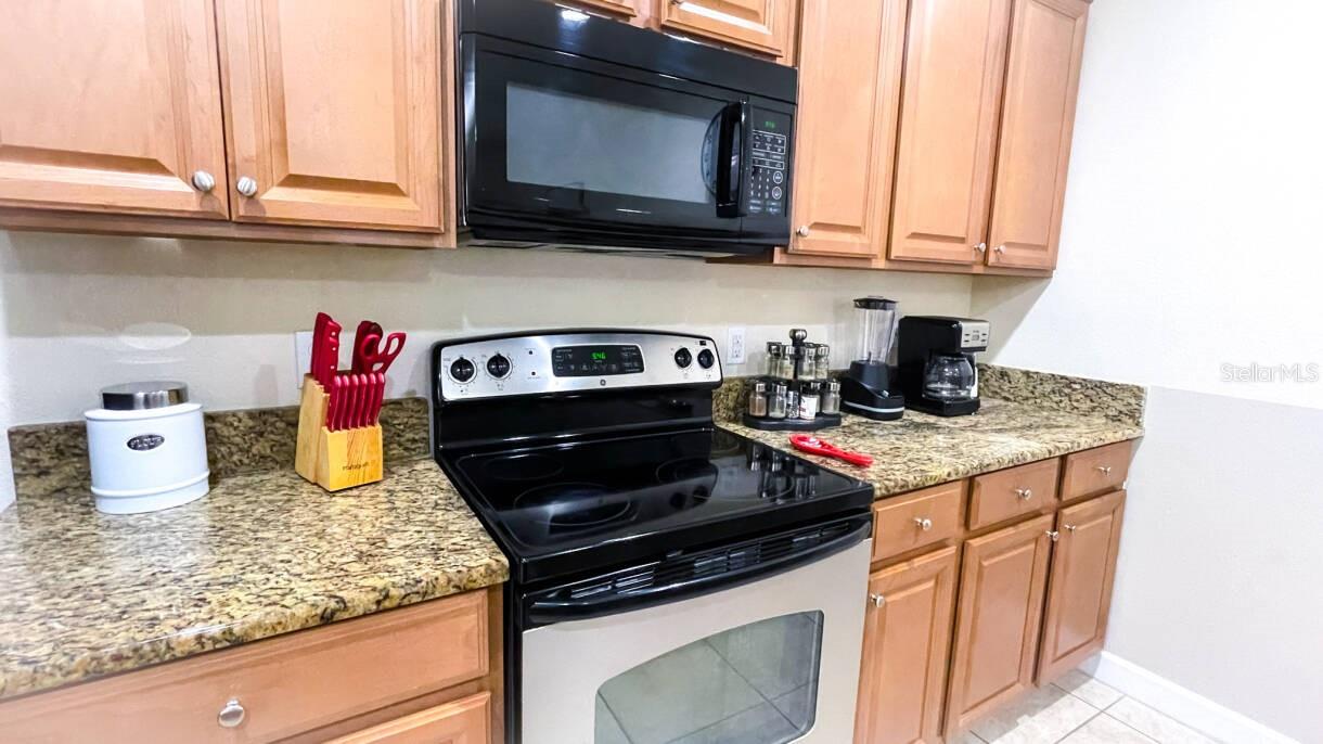 Image 7 of 37 For 8955 Cat Palm Road