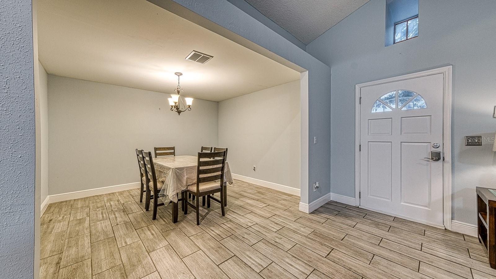 Image 10 of 32 For 9435 Dearmont Avenue