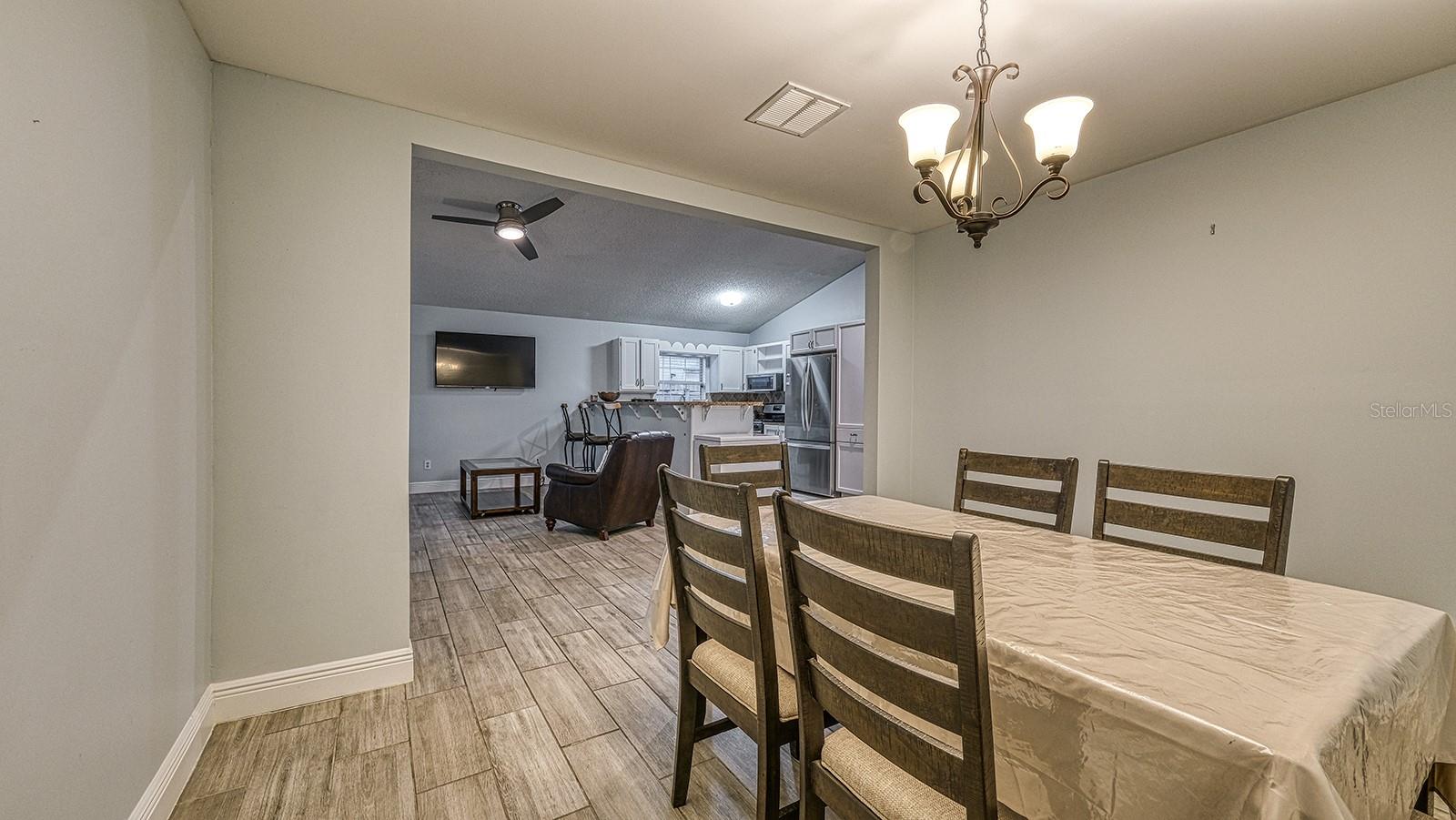 Image 12 of 32 For 9435 Dearmont Avenue