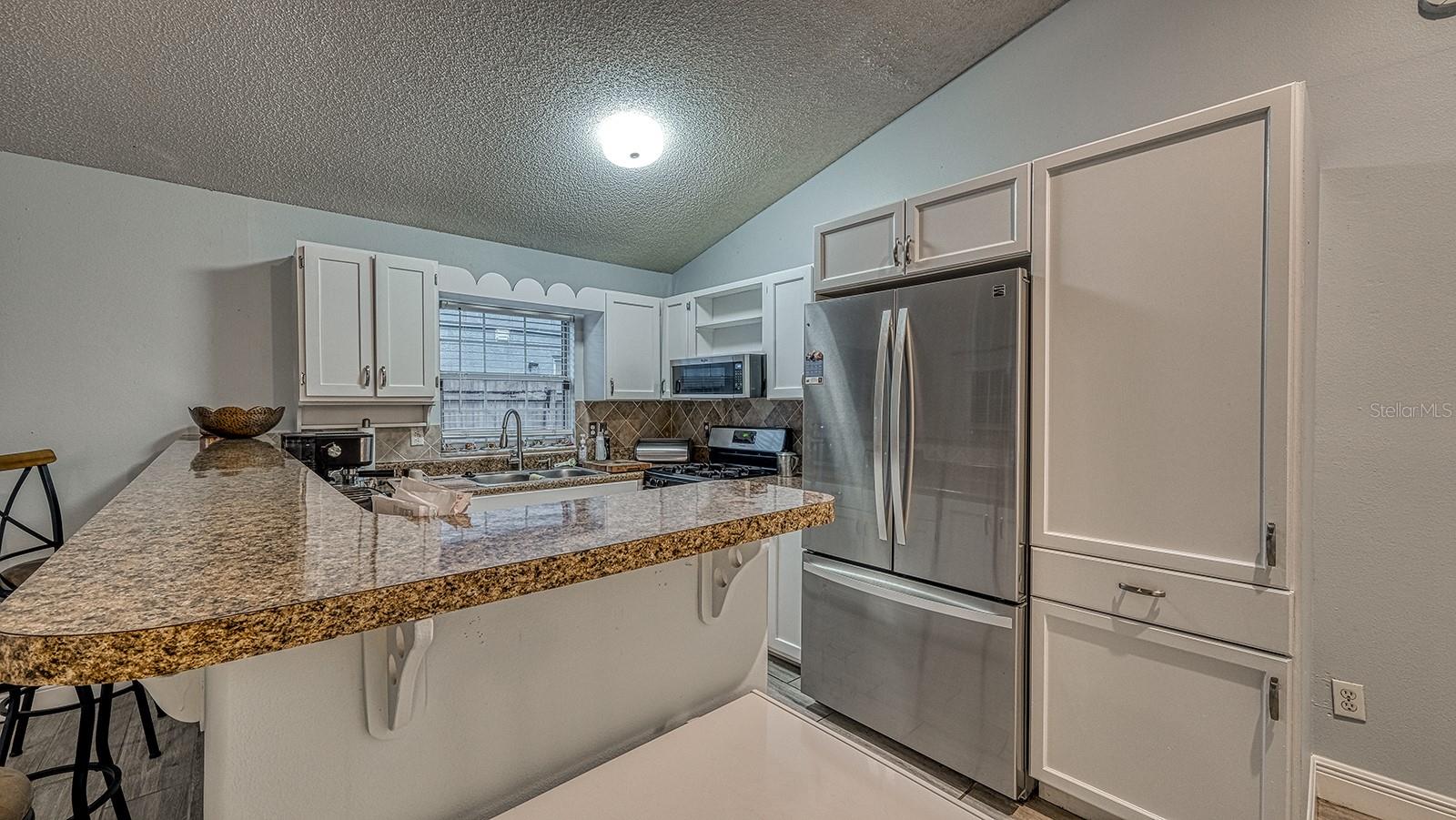 Image 15 of 32 For 9435 Dearmont Avenue