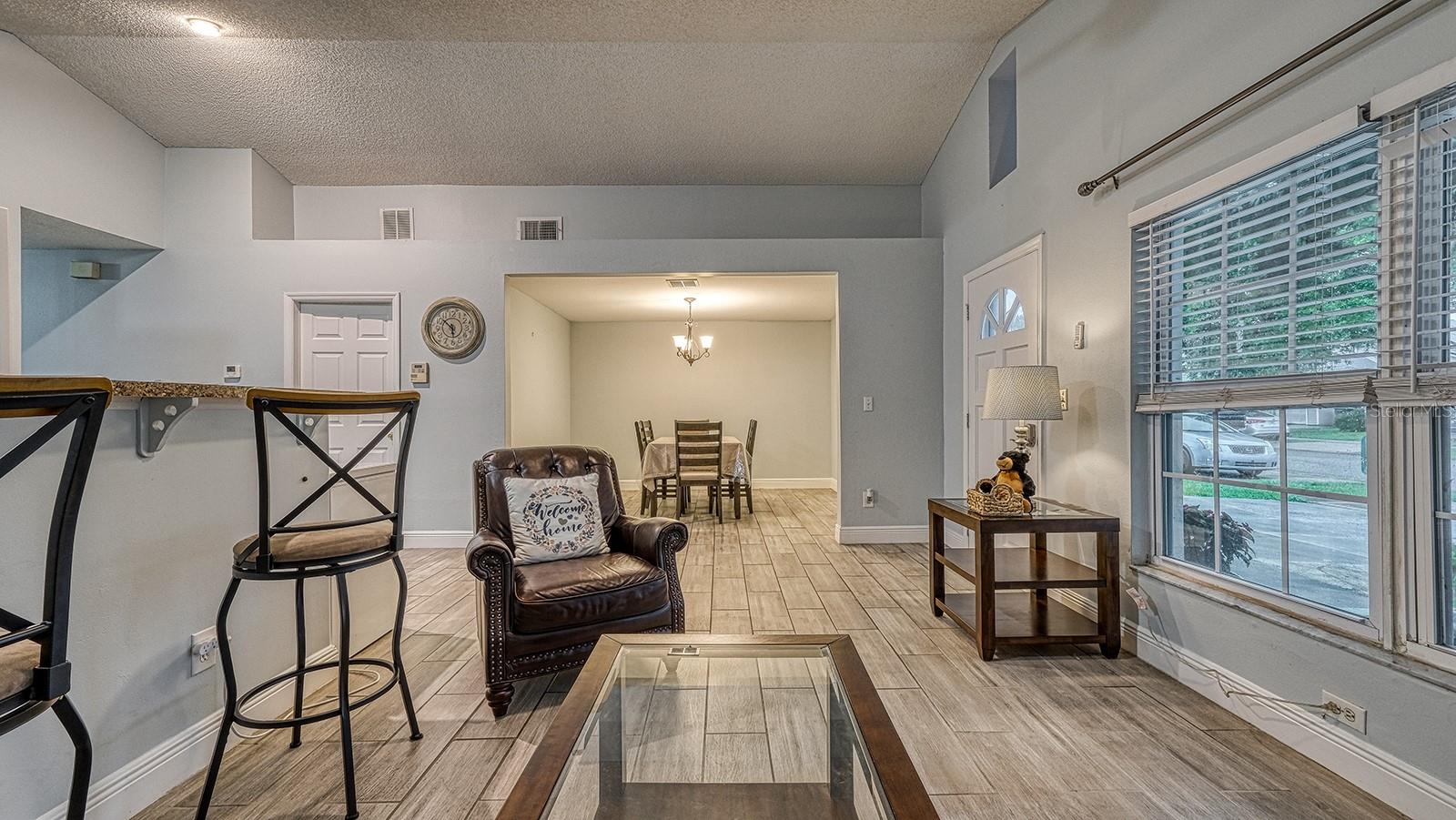 Image 8 of 32 For 9435 Dearmont Avenue