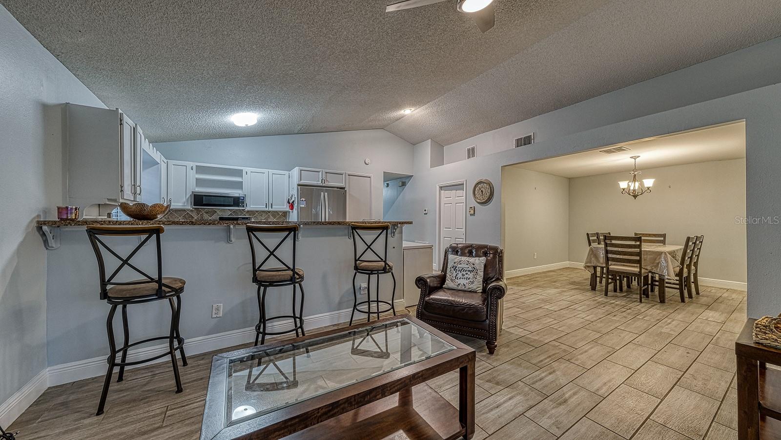 Image 9 of 32 For 9435 Dearmont Avenue