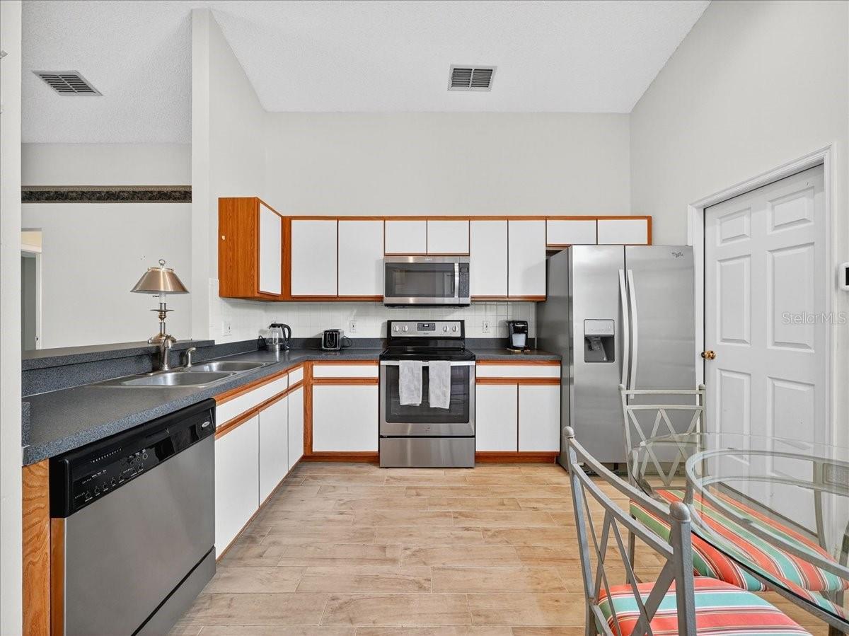 Image 11 of 33 For 1920 Wiregrass Court